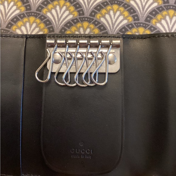 SALE ♥️ Authentic GUCCI leather Key Holder Case, super sleek piece - Picture 8 of 14